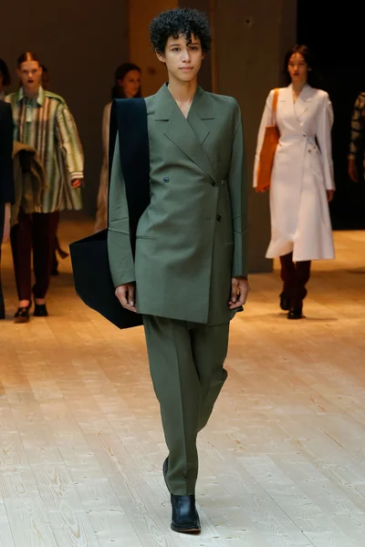 Look 12
